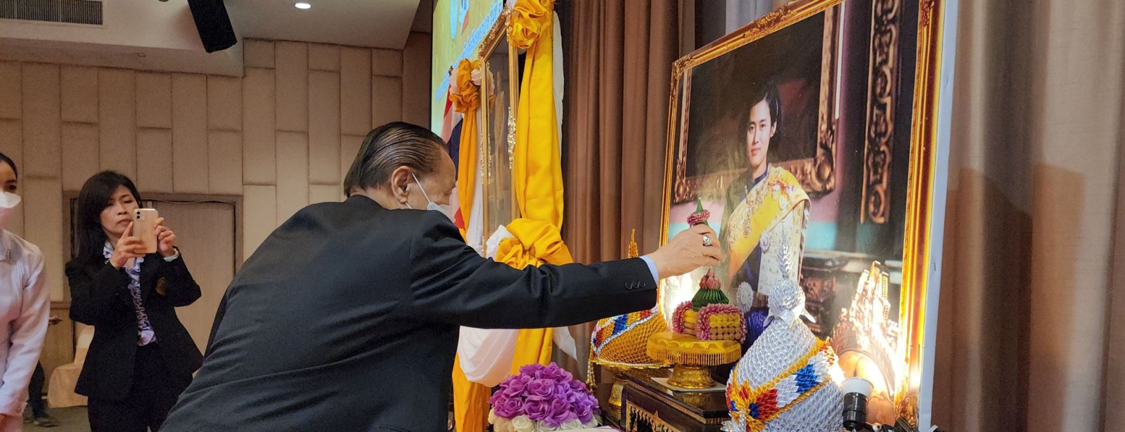 พิธีรับมอบเข็มพระราชทานฯ